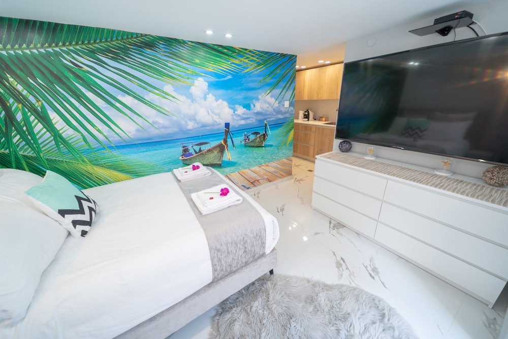 Boutique and garden apartments in Hawaii complex by YalaRent - Families only view 3