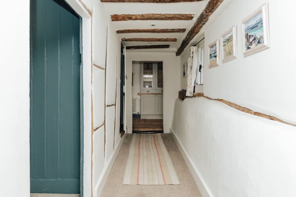 Antelope Cottage - Rural Pet Friendly Cottage
