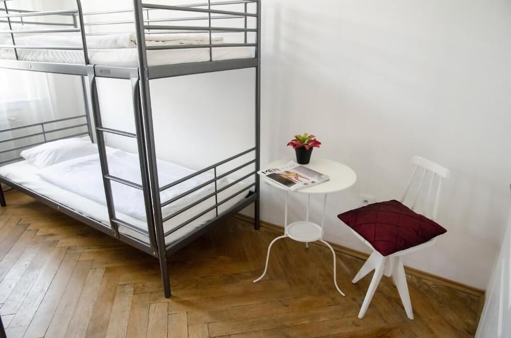 The Republic Garden - Hostel