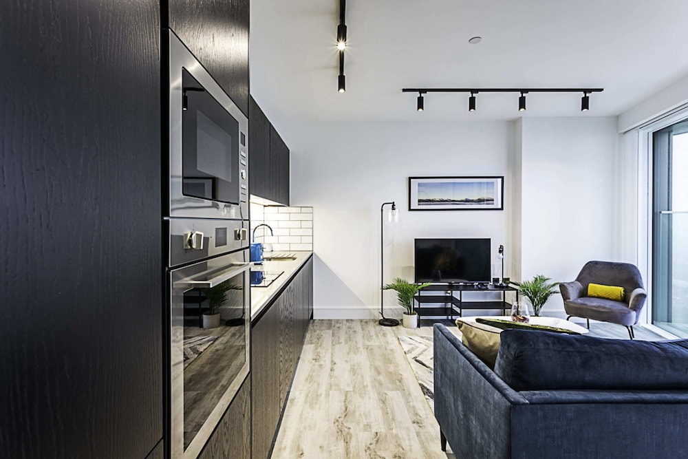 Icon Tower Flat VII