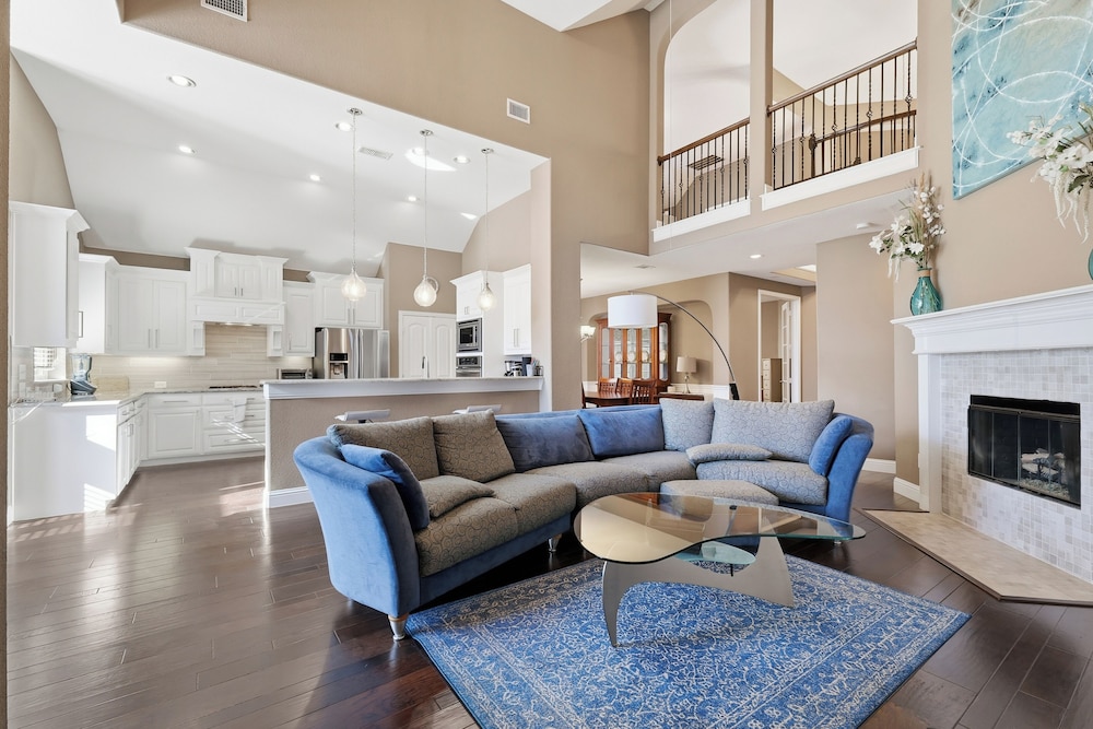 Spacious Cozy 4B Home in Frisco