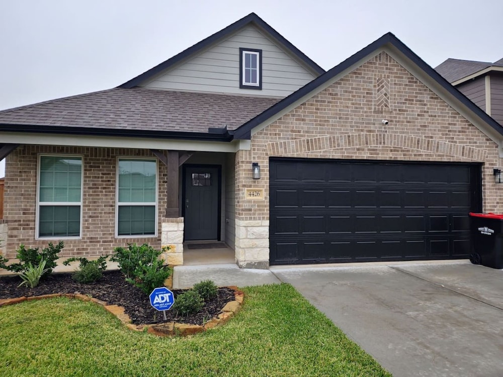 Serenity in Suburbia - Katy Tx