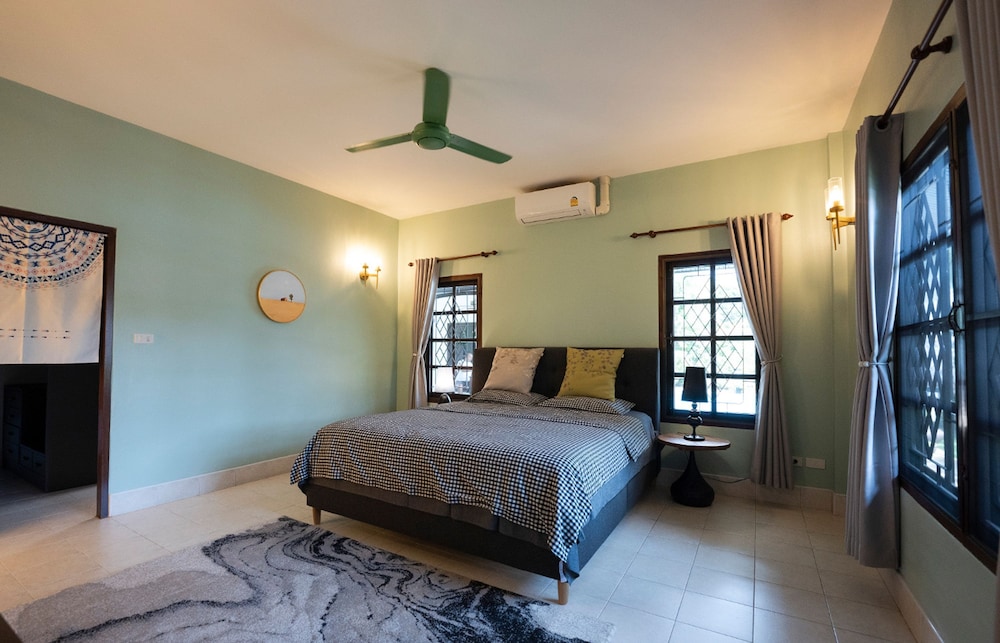 Kesorn Charming Authentic Thai Pool Villa Phuket