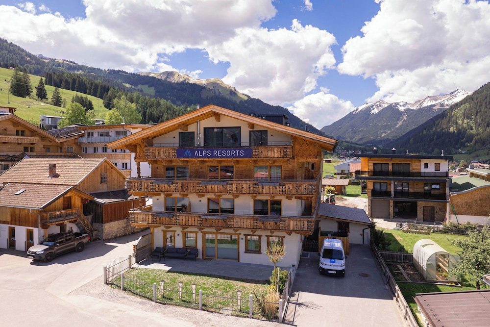 Zugspitz Suites Lermoos by ALPS RESORTS