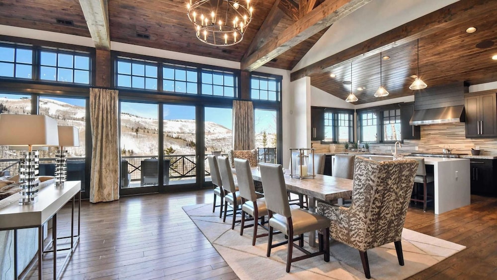 Ski-in Ski-out Deer Valley Hot Tub, Fire Pit, Views Silver Sun by Avantstay