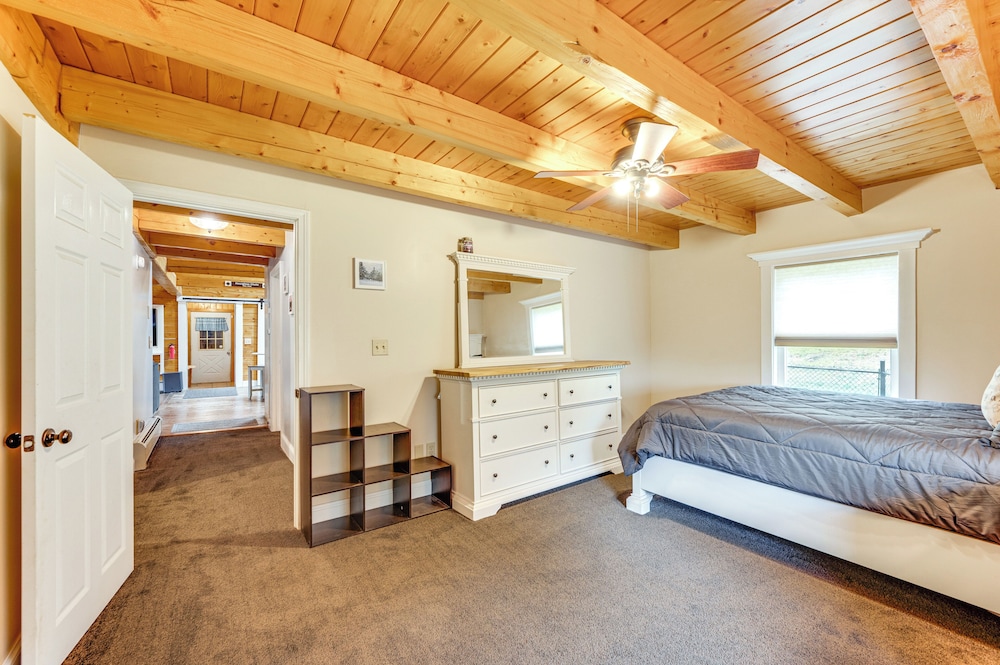 8 Mi to Kingdom Trails: Spacious Home w/ Game Room