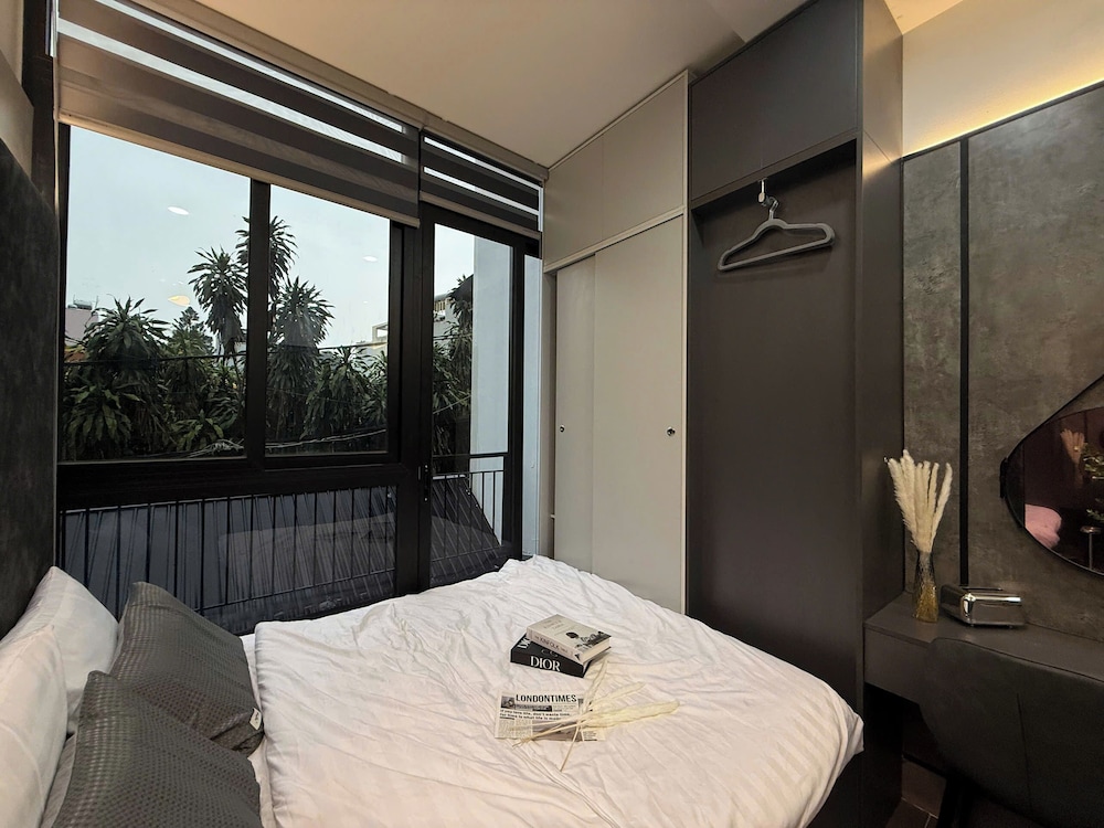 Unite StayCation Nhieu Tu