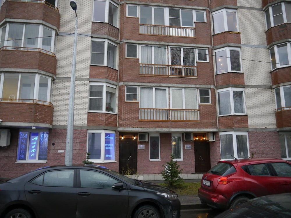Alex Hotel on Dybenko