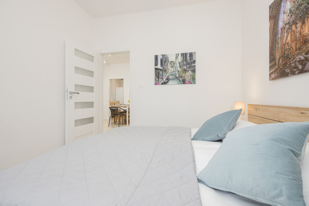 Apartment in Warsaw Center by Renters view 3