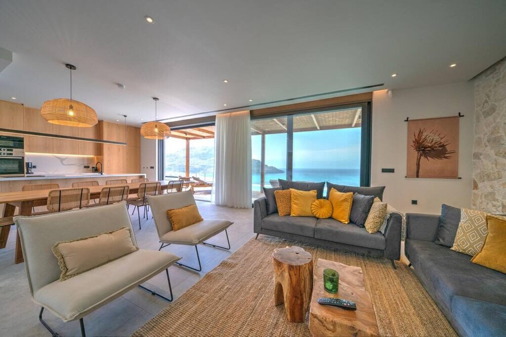 Villa Hestia - 6 Bedroom Luxury Villa With Seaview view 3