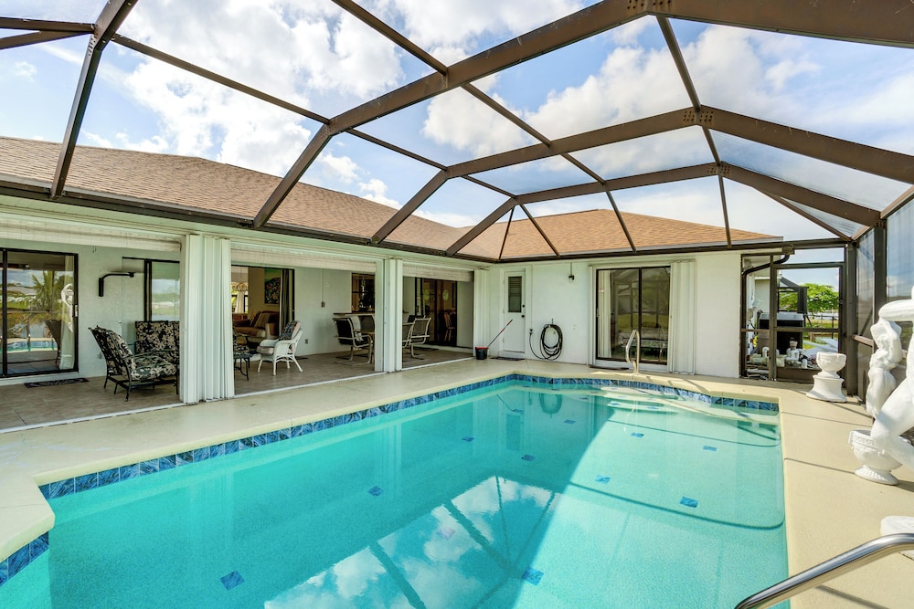 4 Mi to Beach: Canal-front Home in Port Charlotte!
