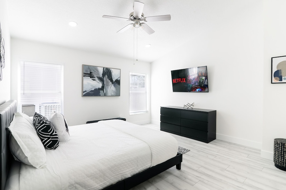 Modern Dream Disney Vacation Getaway Pool - Image 4