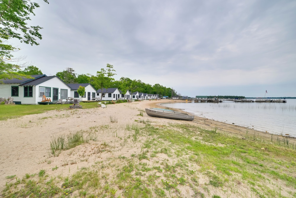Sandy Beach & Sunset Views: Cedarville Cabin!