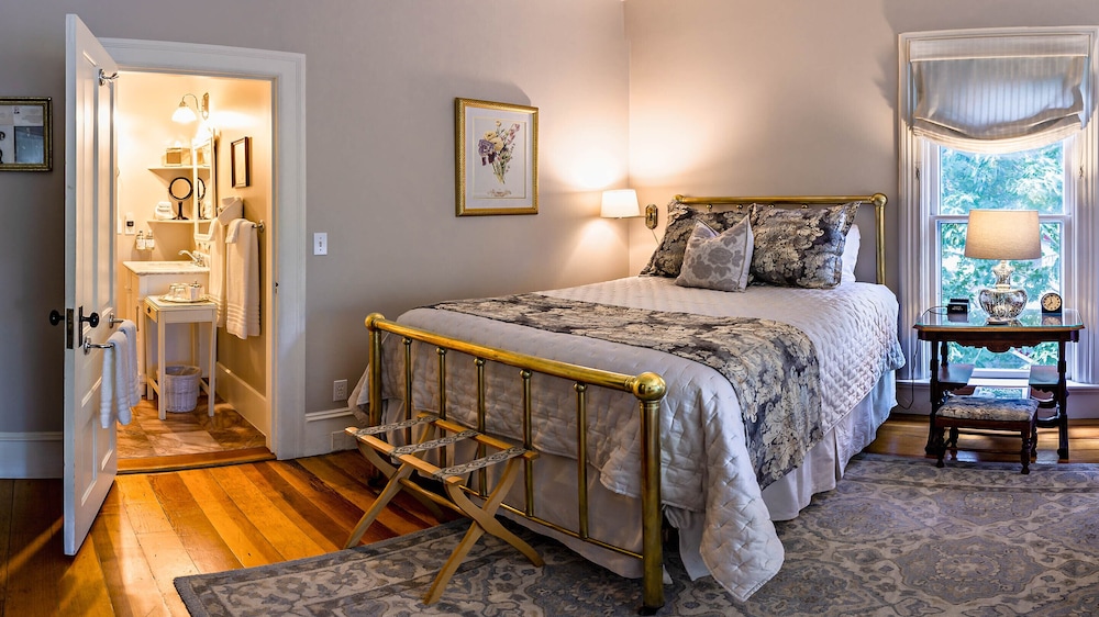 Ashland Vacations - McCall House Boutique Inn - Property Image 46