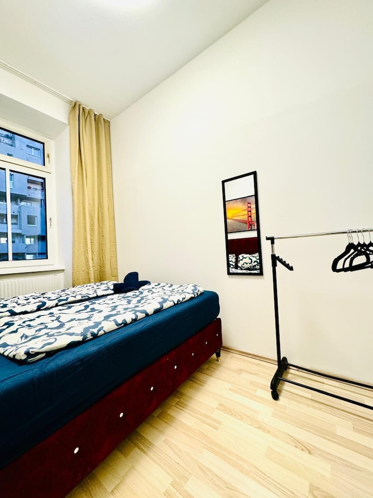 4BR Stay for 8 Near FAC Stadium