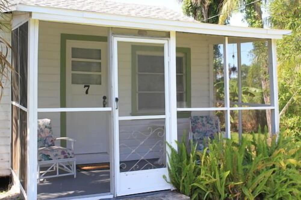 Indian River Lagoon Waterfront Cottages