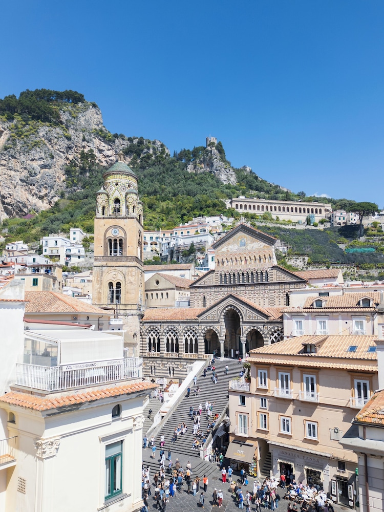 ABBRACCIO Amalfi Boutique Retreat
