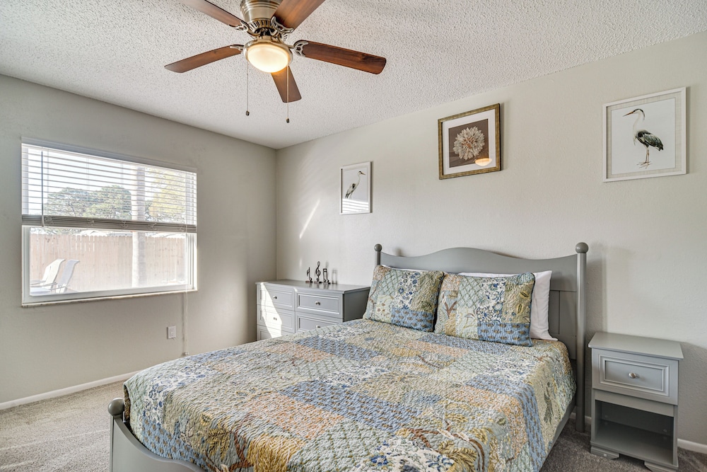 Pet-friendly Home w/ Pool & BBQ in Largo