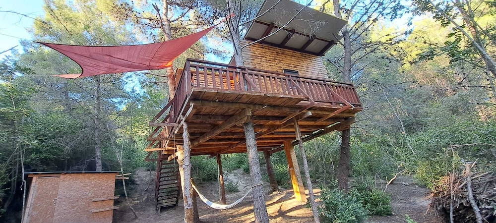 TreeHouses Ljubač Glamping Robinson view 4
