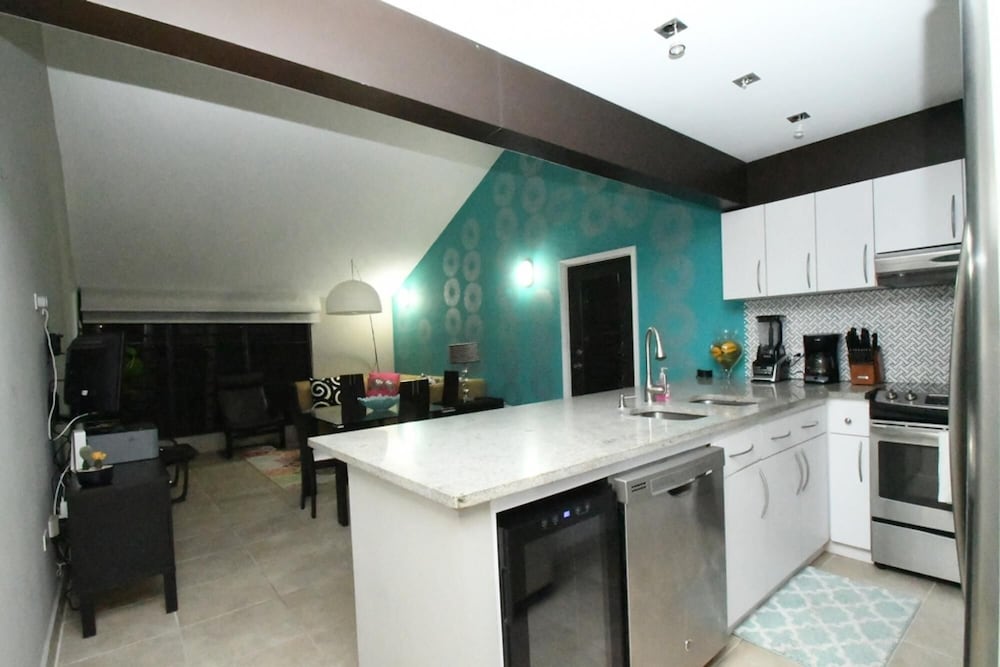 Spectacular Home Away From Home Fully Equipped Bv308 view 3