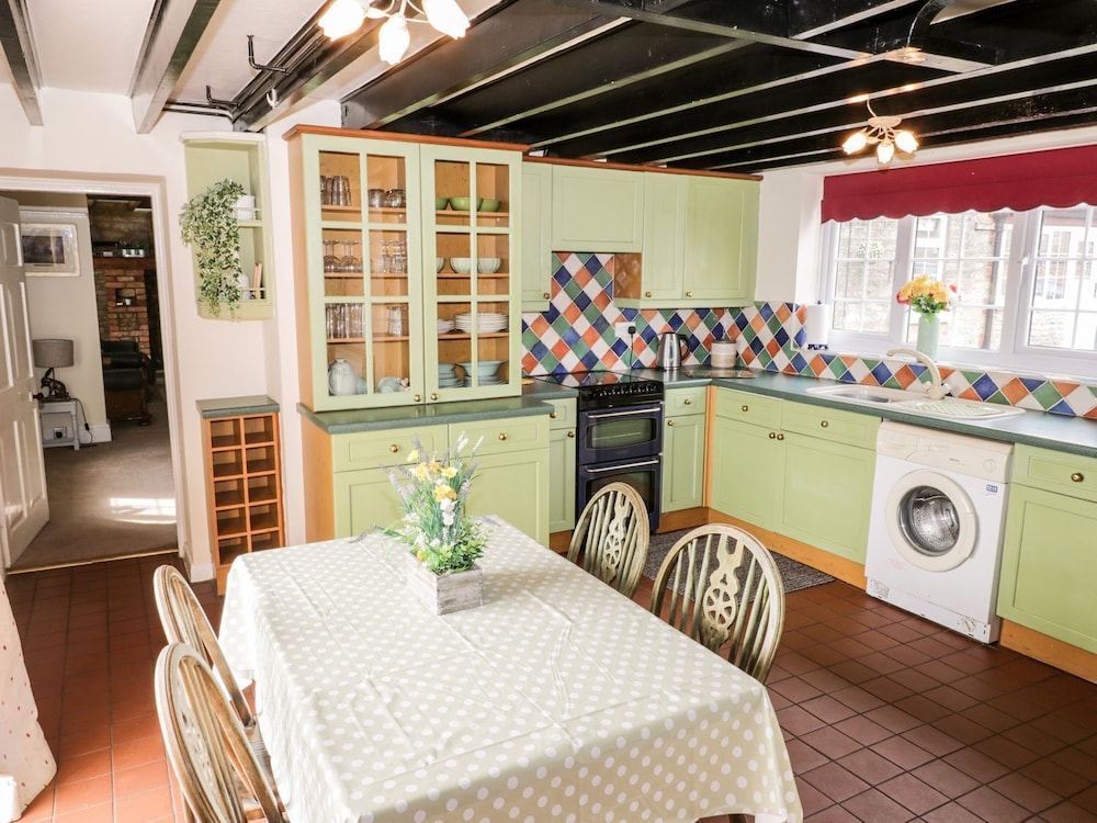 Woodlands Cottage