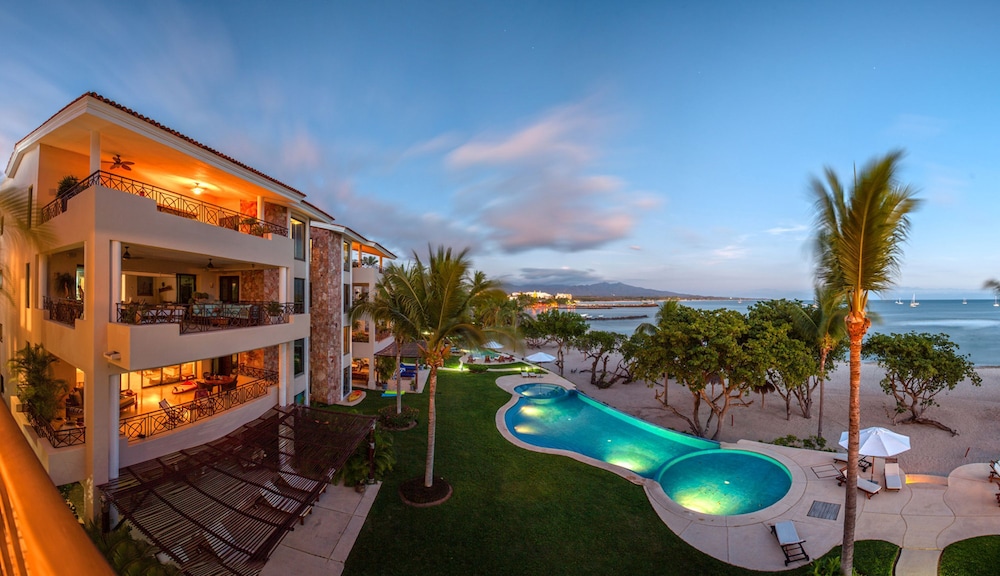 Luxury Beachfront Hacienda de Mita 405