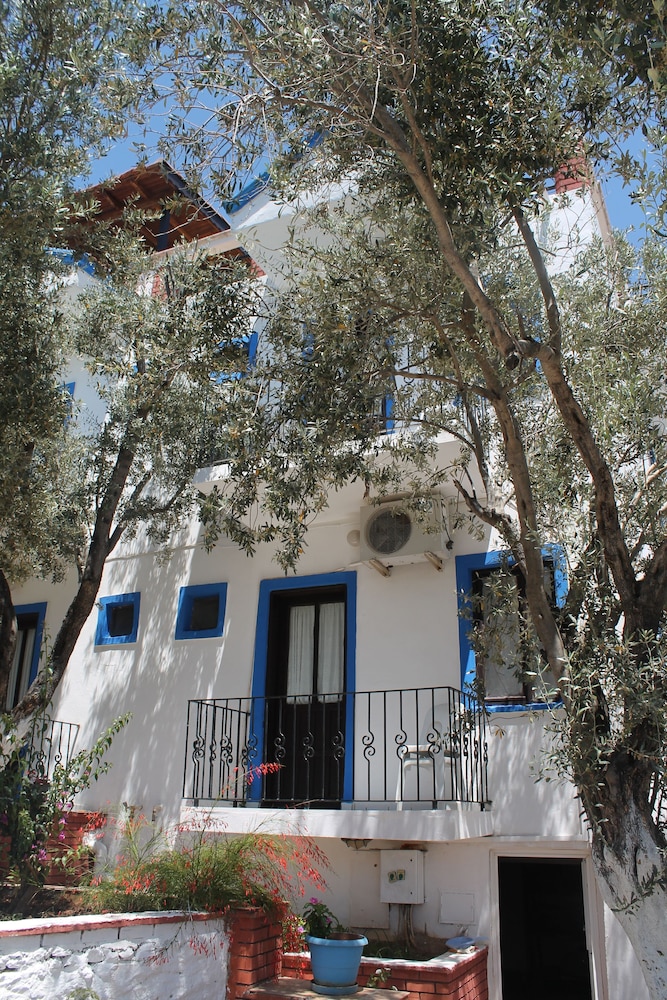 Lizo Hotel - Image 26