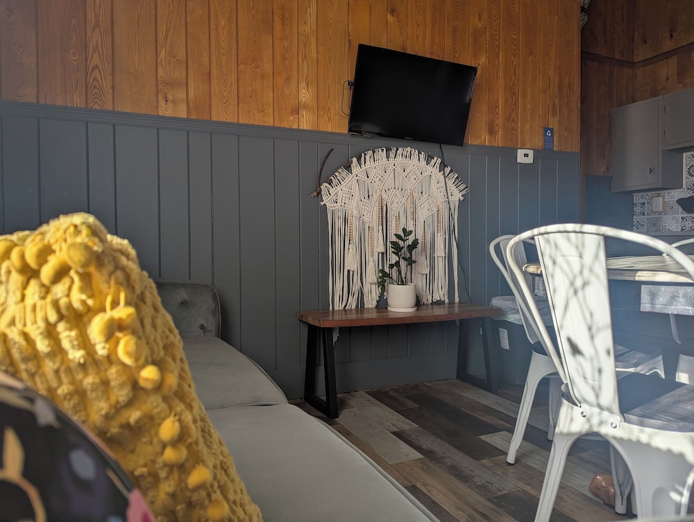 Feather Nest Inn