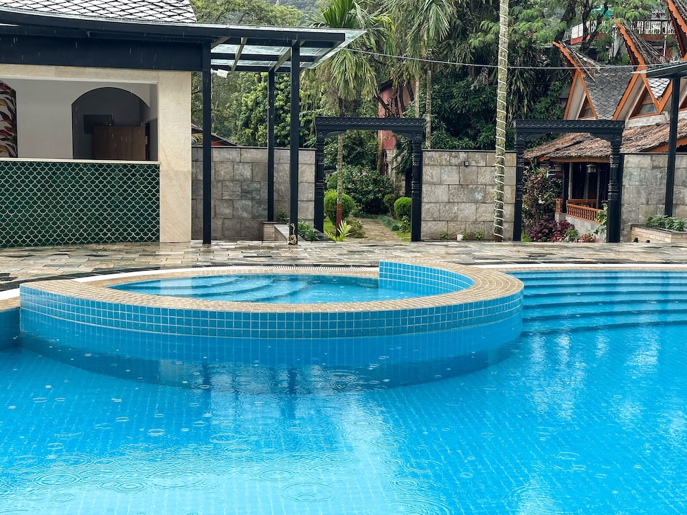 Lake View Resort