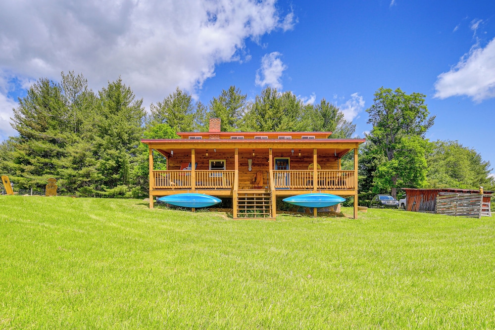 Deck & Scenic View: Historic Cabin in Piney Creek! view 5