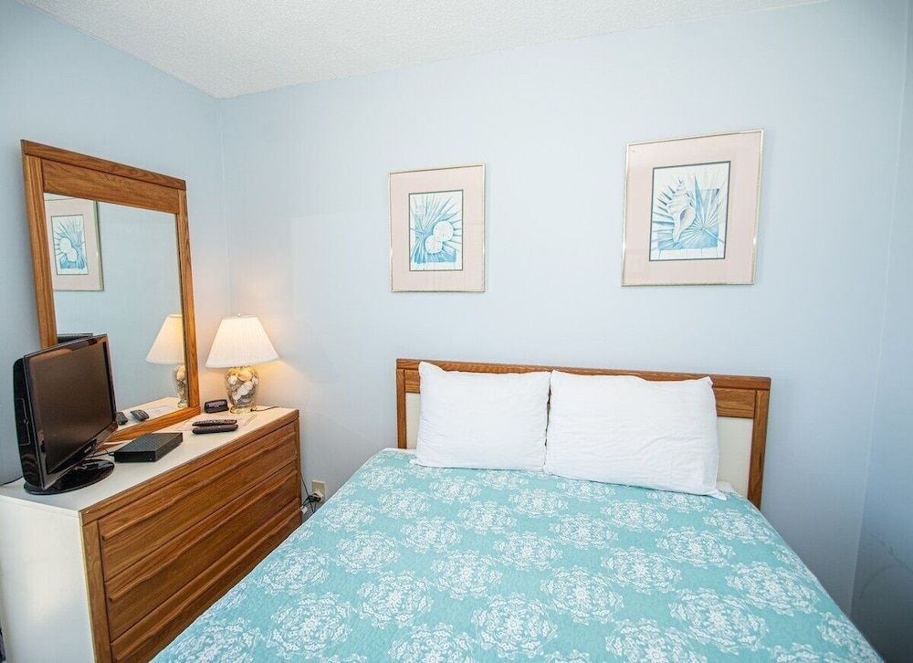Sea Castle 8g 3 Bedroom Condo