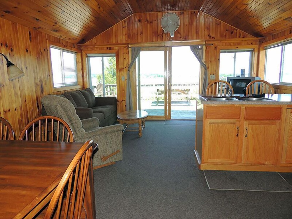 Angel Rock Waterfront Cottages and Vacation Homes