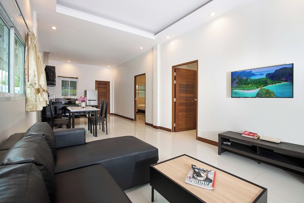 Holiday 2BR Jacuzzi Pool Villa Lancelot3