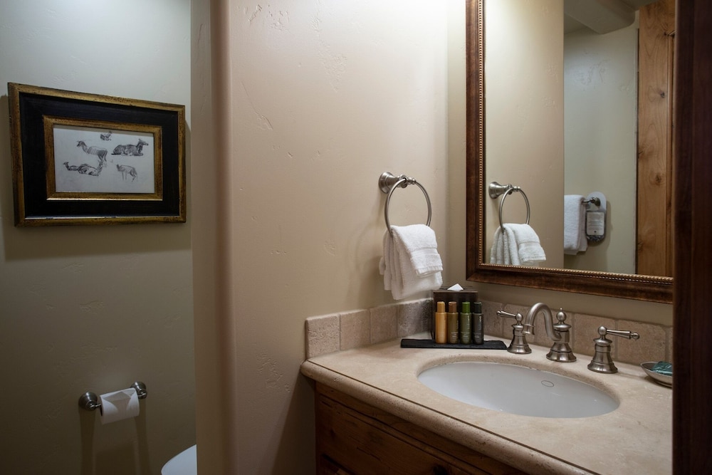 Grand Lodge - Penthouse #406 - Ski-in/out 5 Bedroom Condo