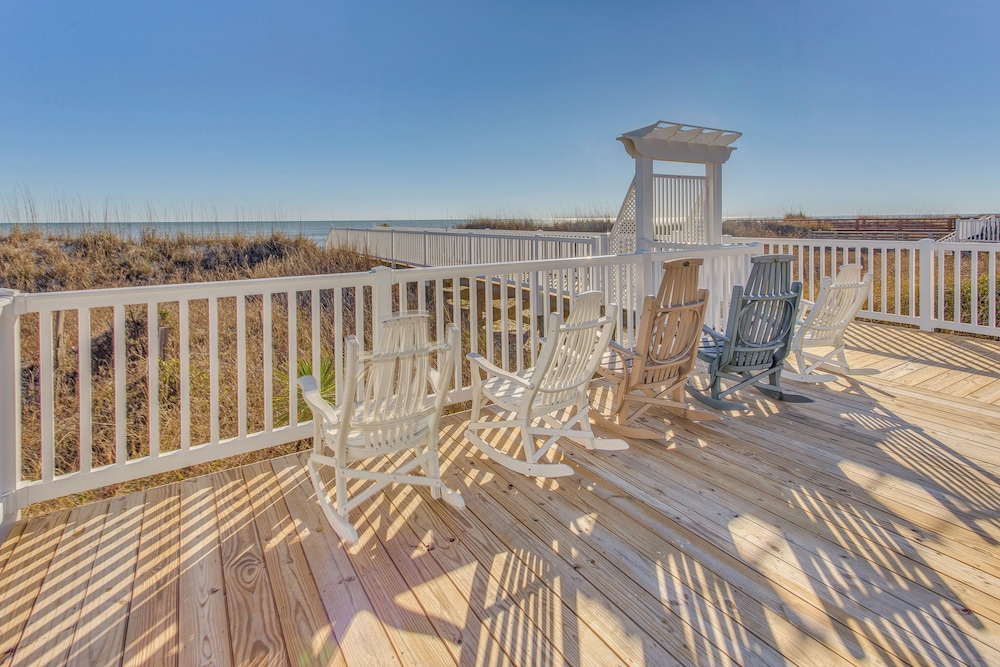 Walk to Shore: Ocean Isle Beach Resort-style Condo