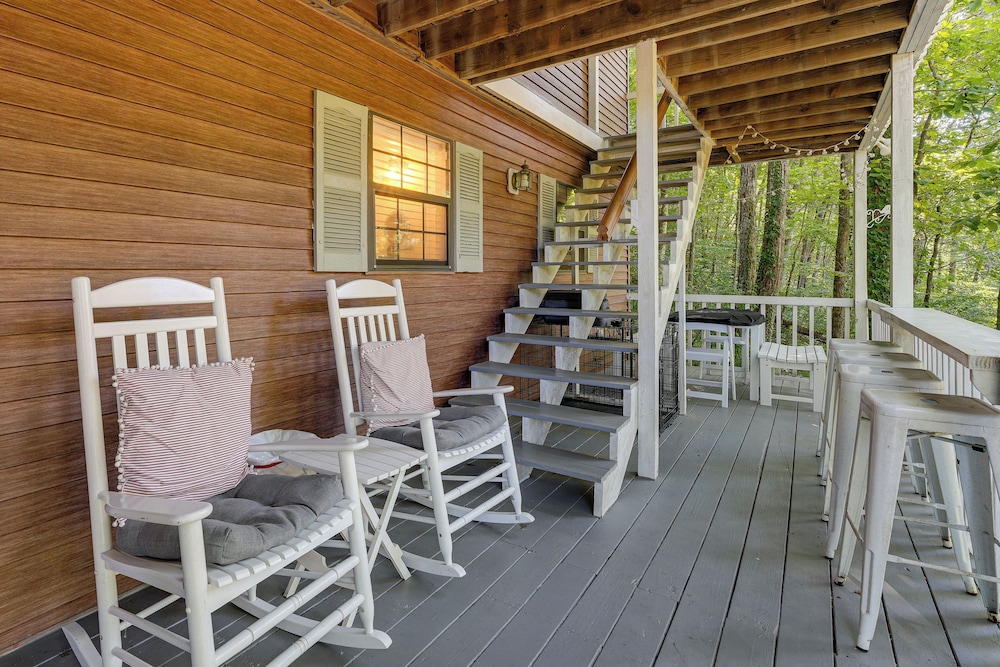 Hiwassee River Gem w/ Huge Decks: Great for Groups
