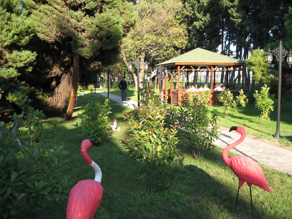 Hotel SekaPark Hotel - Image 1