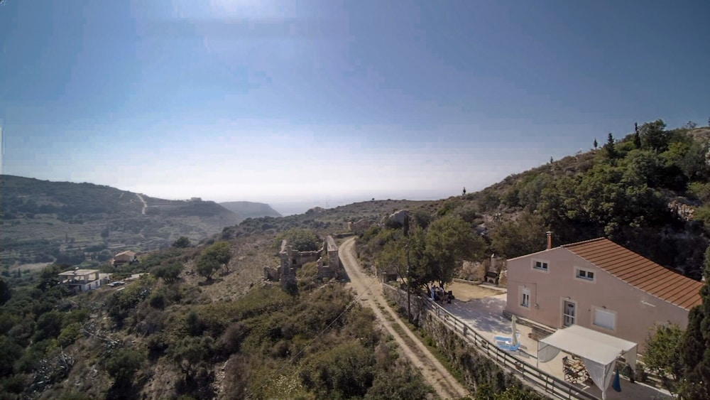 Rodies Cottage view 3