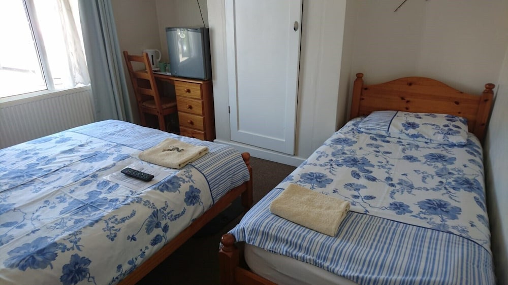 Room-comfortable Family Room With Tv, Fr view 5