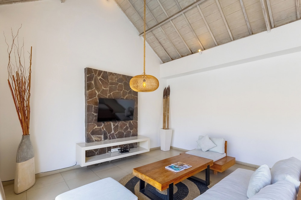 Villa Anakula 3 by Pertama Management