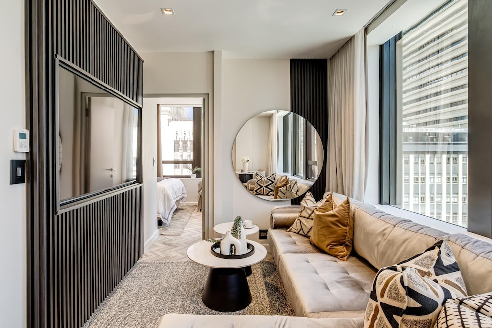 Classy 1bed Apartment in Cape Town City Suite 1001