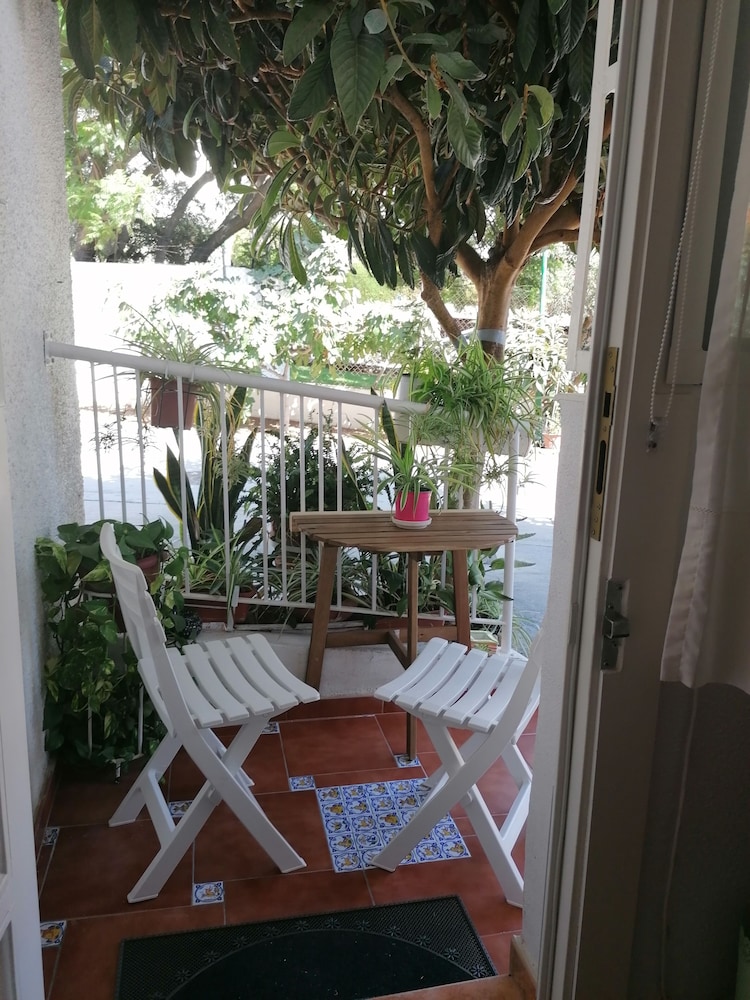 Bright Apartment With Bedroom, Living Room and Private Bathroom by the sea view 2