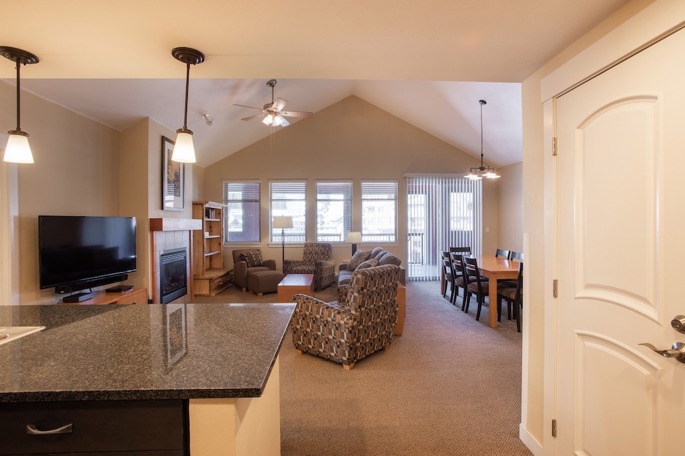 Fraser Crossing/Founders Pointe, Condo 2 bedroom w/ Gondola Access (Value Rated Condo 3402) - Property Image 6