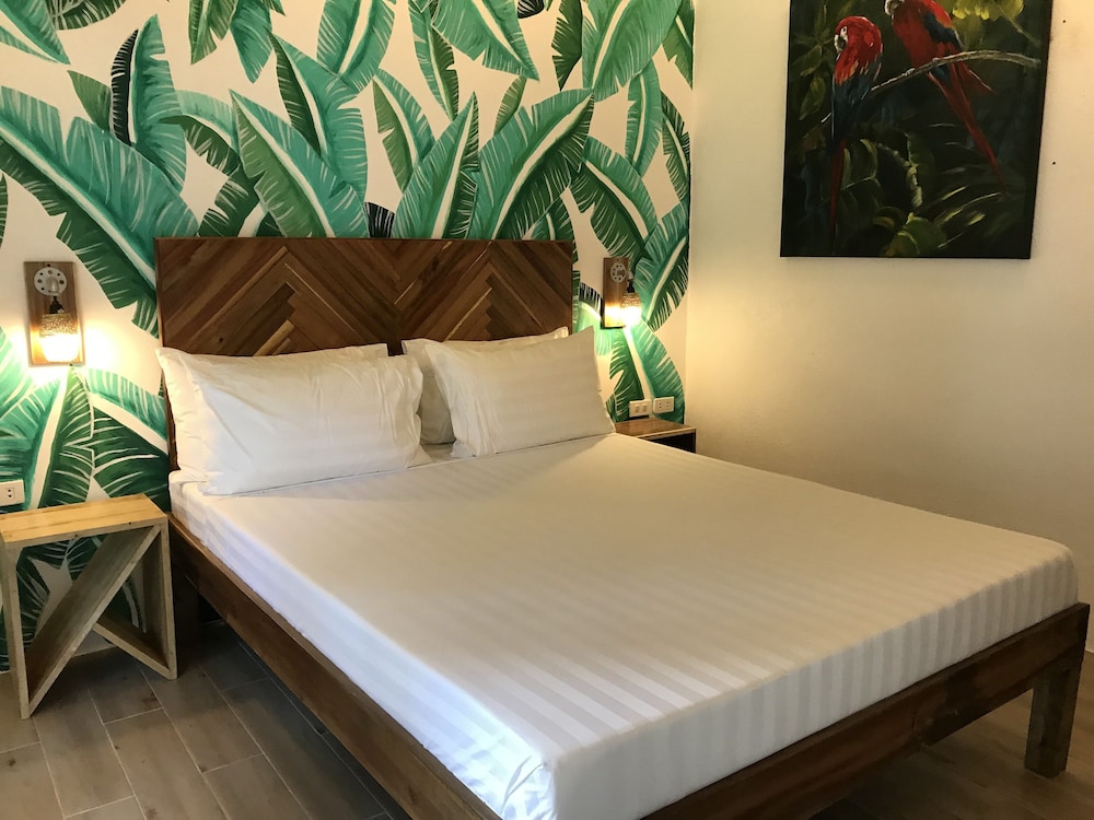 Suites by Eco Hotels