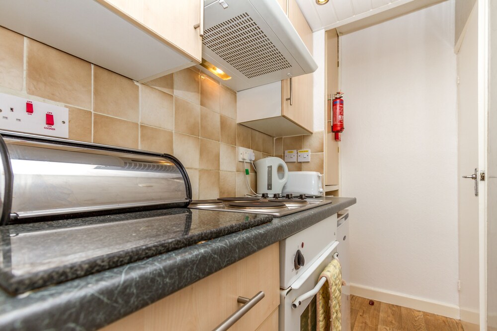 Lynton Apartments