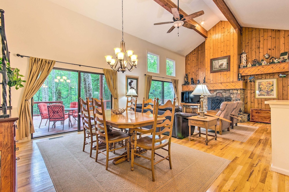 Lake Toxaway Cabin w/ Fire Pit - 1 Mi to Marina view 5