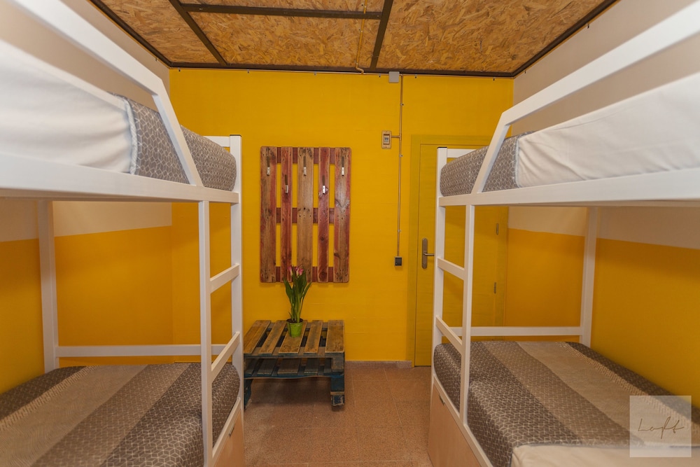LOFT HOSTAL Group 60