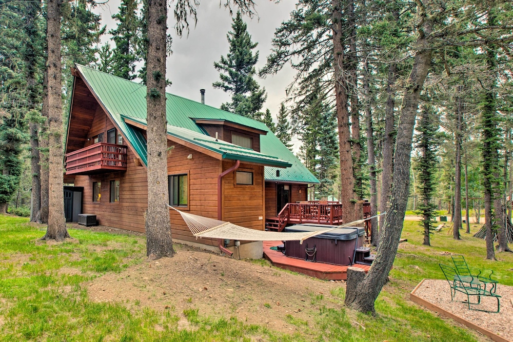 Angel Fire Cabin: Hot Tub, Fire Pit & Trail Access view 4