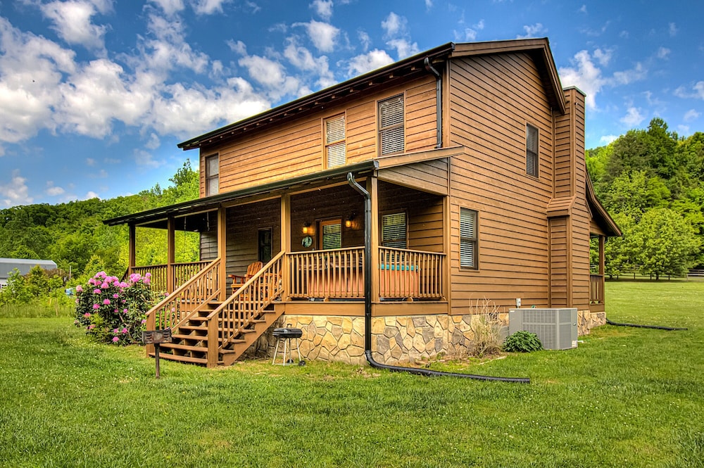 Mountain Creek #3584 by Aunt Bug's Cabin Rentals