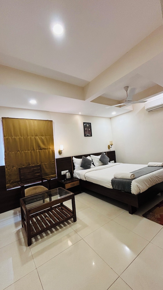 Hotel Assagao Grand